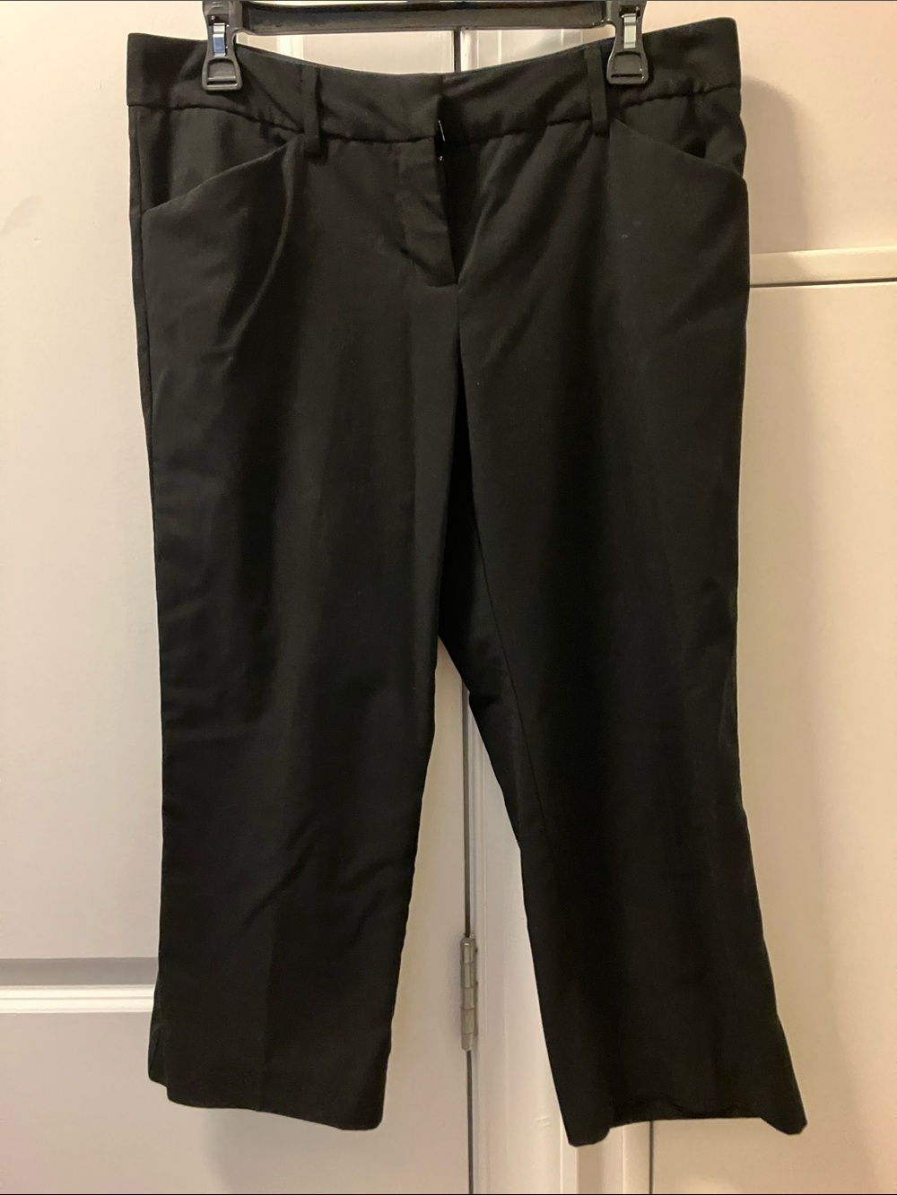 Daisy Fuentes black ankle pants